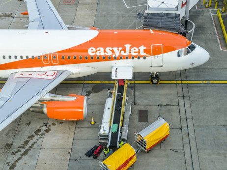 EasyJet primio ponudu Apolla od 5,7 milijardi funti i prekinuo dogovor s Castlelakeom
