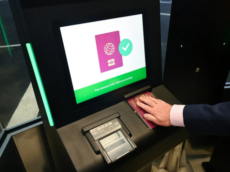 Zašto nove digitalne granične kontrole u Evropi uzrokuju velika kašnjenja