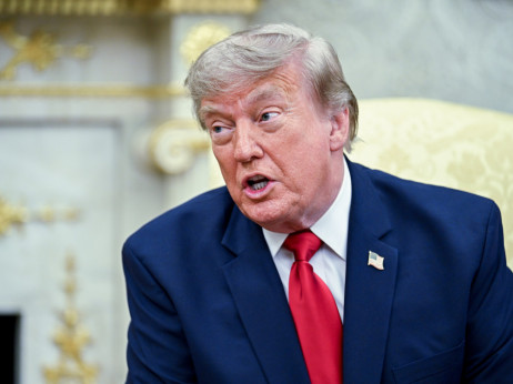 WSJ: Trump naj bi ukazal napad na Iran že ta konec tedna