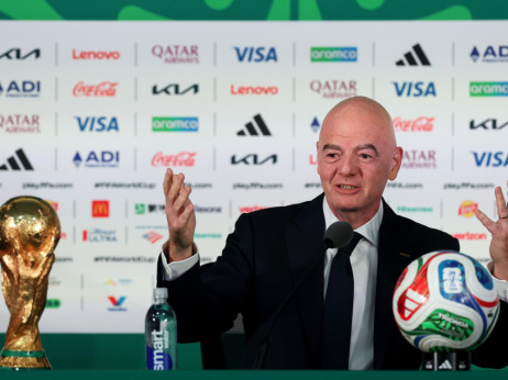 Fifa zaradi spornega Infantinovega načrta poka po šivih