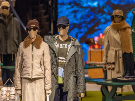 Britanski tajkun kupio udeo u Burberryju - kladi se na pristupačni luksuz