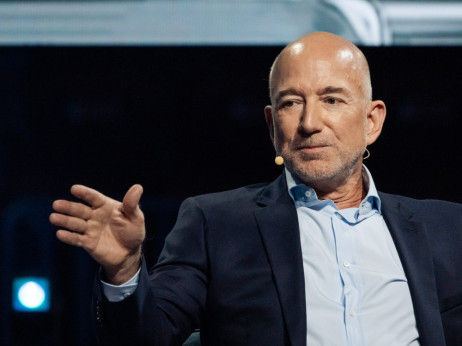 Bezos prodao akcije Amazona vredne 350 miliona dolara
