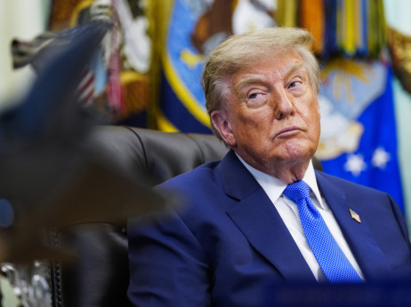 Trump preti da bombarduje Oman ako se ispreči SAD