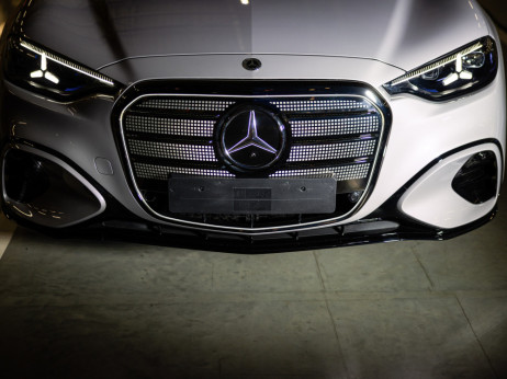 Mercedes pokreće otkup sopstvenih akcija vredan milijardu evra