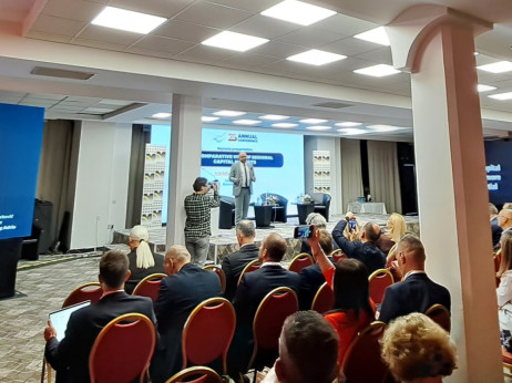 Блажековиќ: Голем простор за продлабочување на македонскиот пазар на капитал
