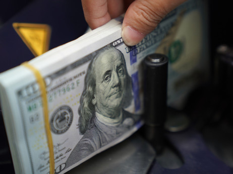 Dolar na putu ka najboljem mesecu od juna, Fed ponovo zaoštrava borbu protiv inflacije