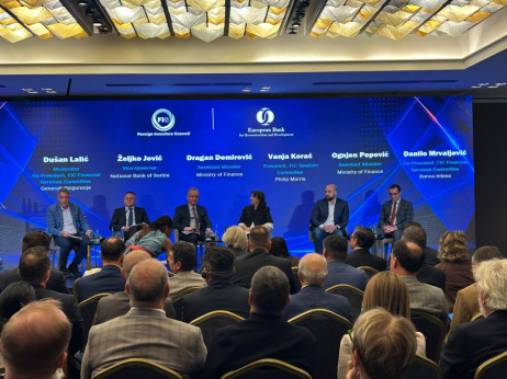 AI, instant plaćanja i e-fakture menjaju finansije, regulativa pokušava da ih prati