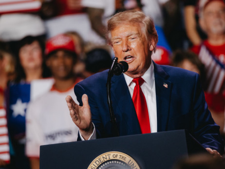 Trump: SAD neće napasti Iran pre izbora za Kongres