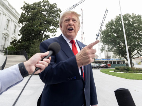Trump kaže da Ukrajini treba novi lider koji može da postigne dogovor sa Putinom