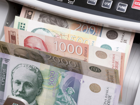 Javni dug Srbije ispod proseka EU, ali nominalno nastavlja da raste
