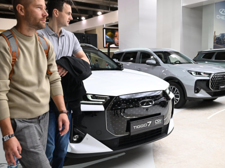 Proizvođači automobila podržali plan EU da ograniči uvoz kineskih hibrida