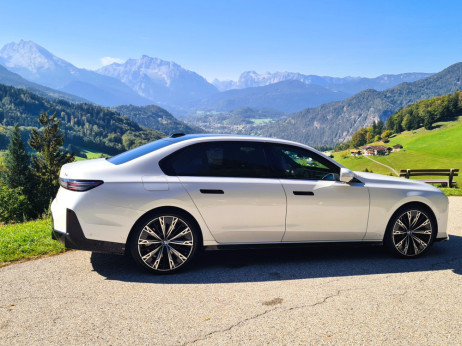BMW serije 7: Limuzina za tiste, ki imajo vse