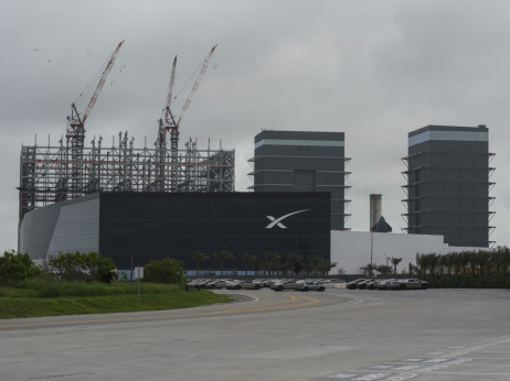 Musk koristi uspeh SpaceX-a da ubrza spajanje sa Teslom
