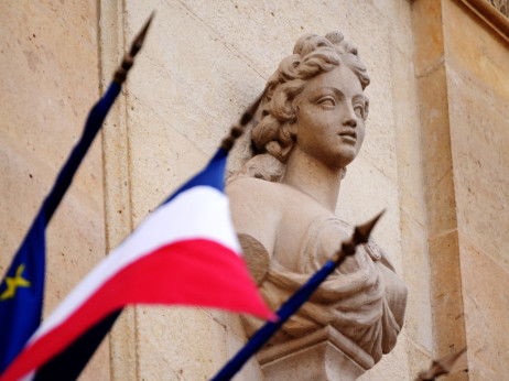 Pritisak na francuske obveznice raste, razlika u prinosima najveća u poslednjih 15 godina