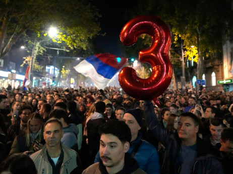 Slavlje zbog izborne pobede Studentske liste drugu noć zaredom na Slaviji i širom Srbije